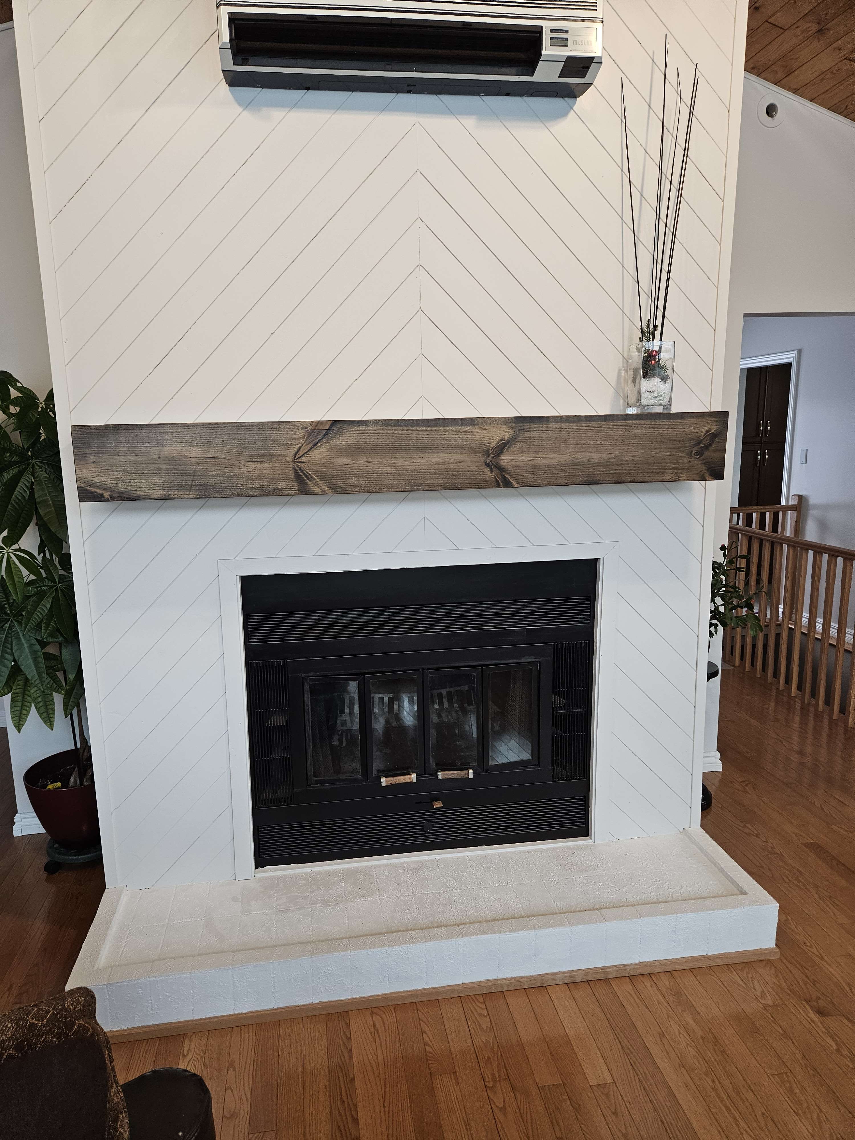 Fireplace mantle